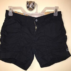 Black scrunchy cargo shorts